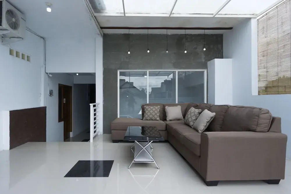 Oyo 2444 Sera House