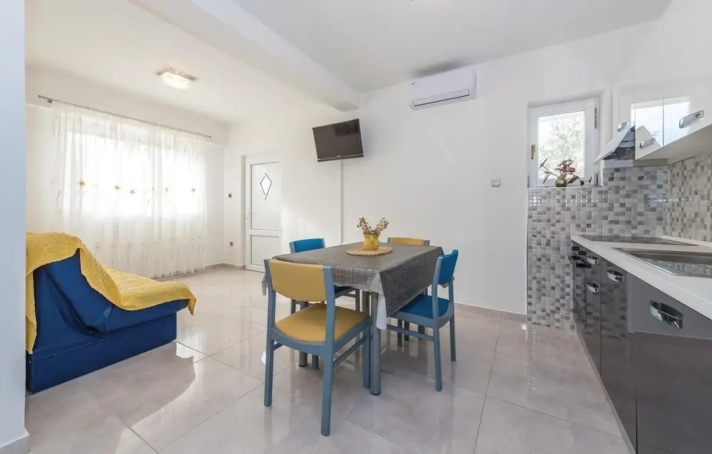 Nice Home in Tribunj With Wifi, 9 Bedrooms and Outdoor Swimming Pool