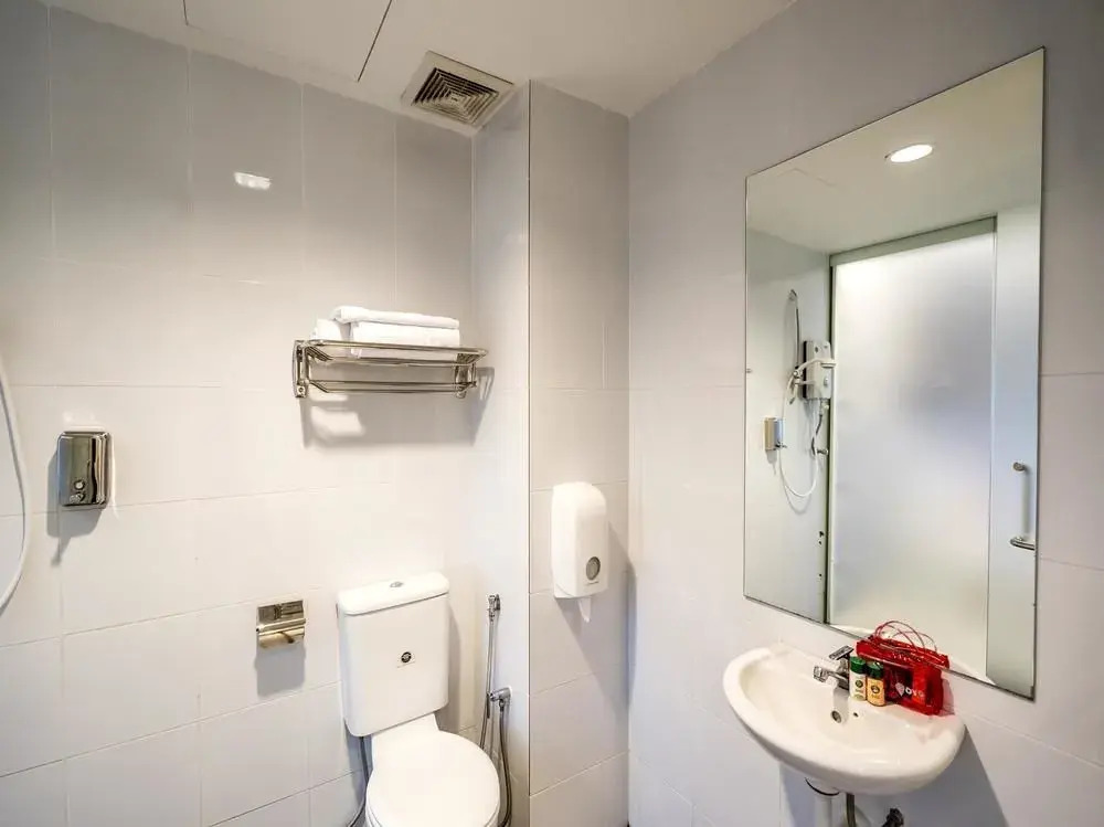 OYO 290 Orange Premier Hotel Shamelin Perkasa