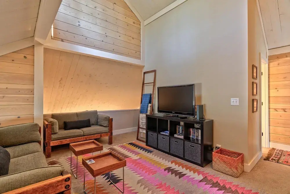 Pole House #13 by Village Properties at Sunriver
