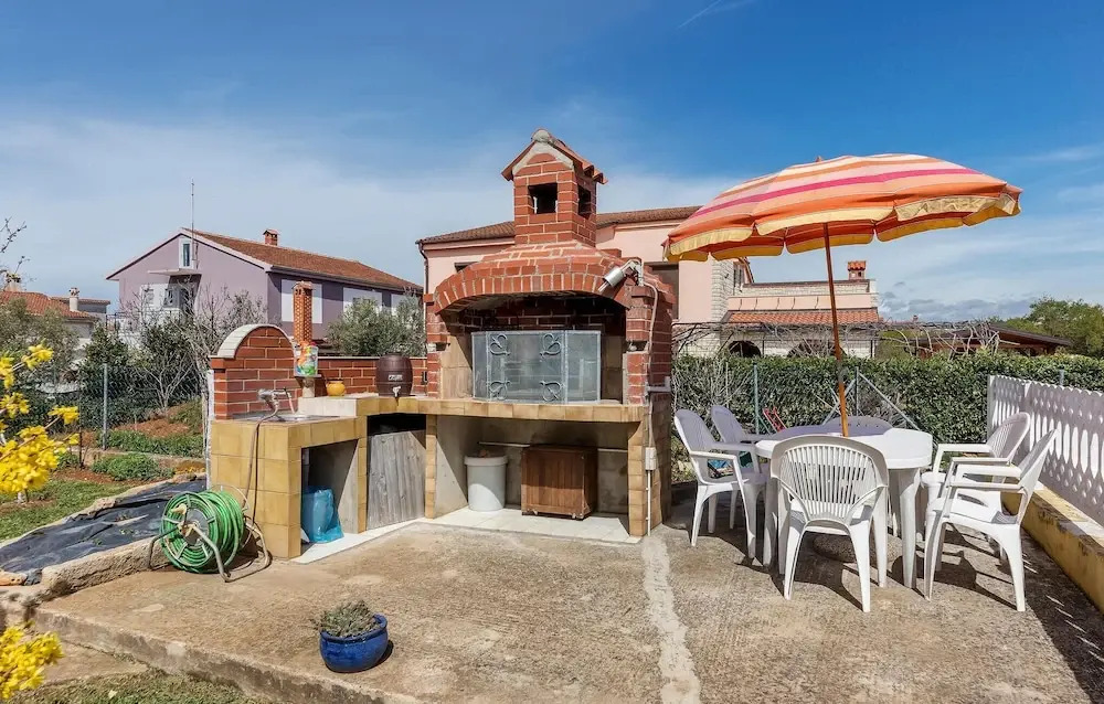 Stunning Apartment in Pula With Wifi and 3 Bedrooms