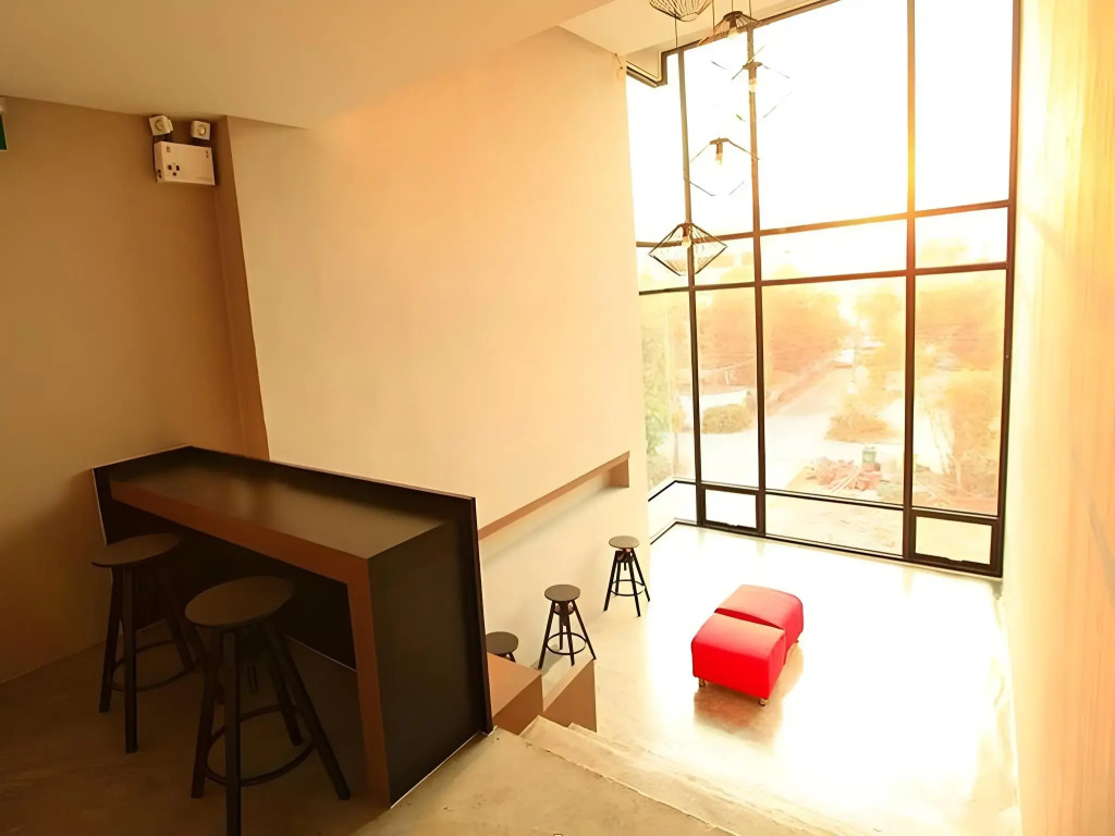 The Plubpla Serviced Apartment