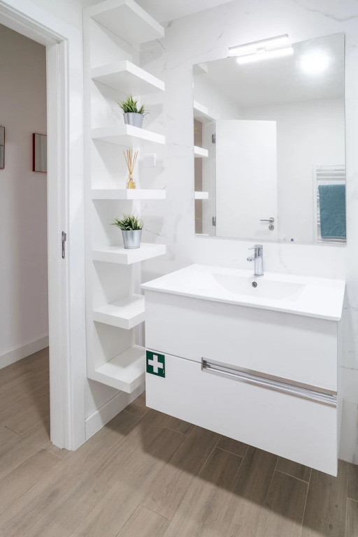 Oura Villa V2 Flores