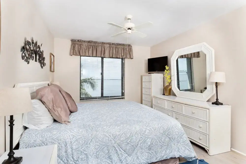 Mariner Point 1043