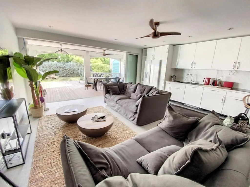 Princess Blue, 3BDR, Beach Front Deluxe, Orient Bay, Pool, Wifi 100 Mps