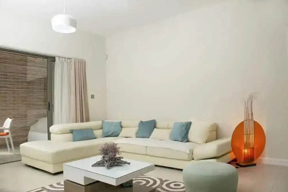 Modern 2-bed Sleeps 4 With Balcony