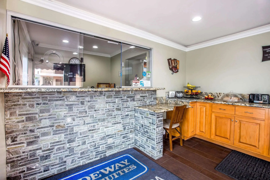 Rodeway Inn & Suites Bellflower