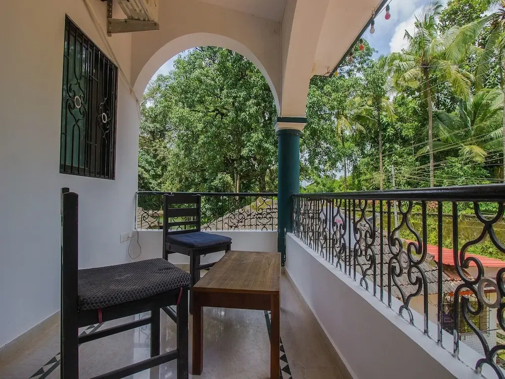 OYO 18657 Home Comfortable 2BHK Alodna