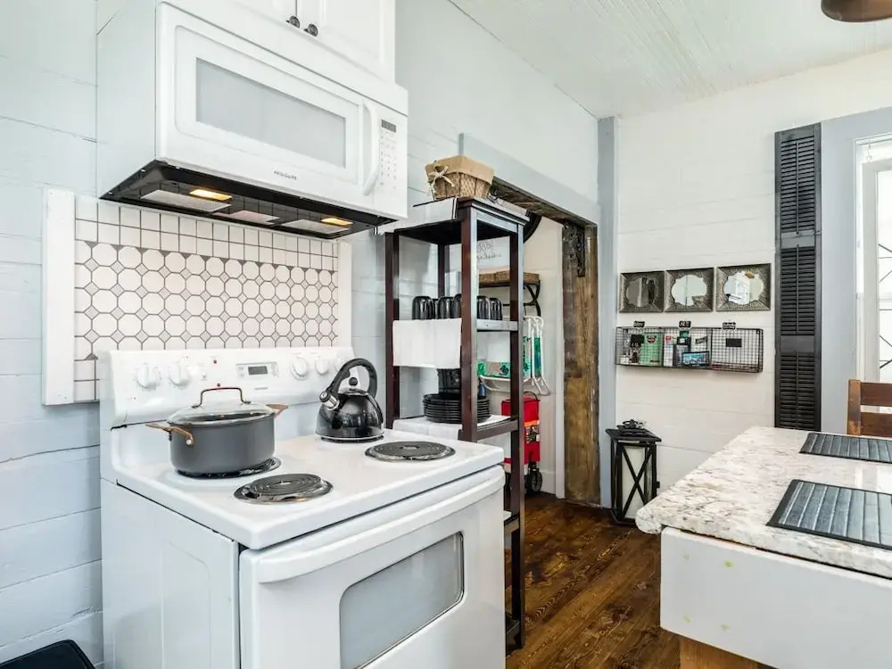 1821 Pleasure Pier Cottage - 1 Br cottage by RedAwning