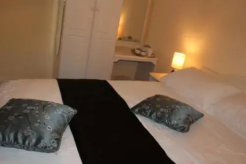 Arch Guesthouse