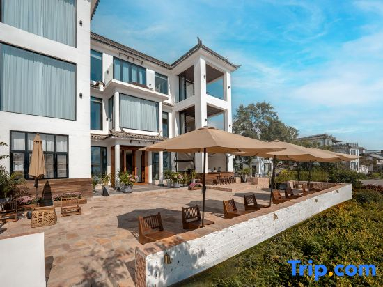 Yizhui Meet Lanyuan (Sansheng Island Heart Mansion Cafe)