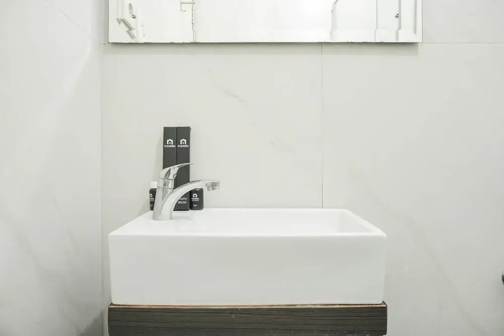 Simply Modern Classic Studio at Nifarro Apartment