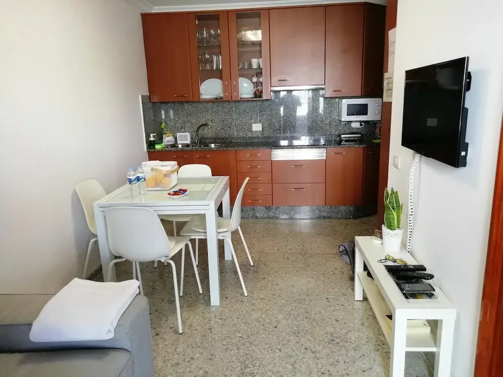 Apartment with 2 Bedrooms in Arrieta, with Furnished Terrace And Wifi - 300 M From the Beach