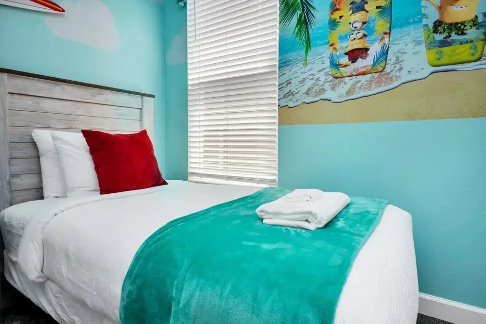 Minions, Star Wars & Frozen Rooms! With Game Room