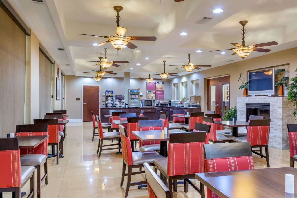 Comfort Suites Savannah Gateway I-95