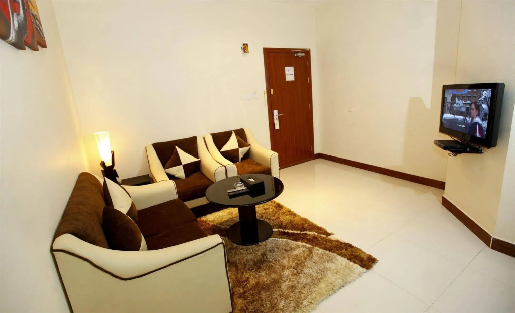Meral Crown Hotel