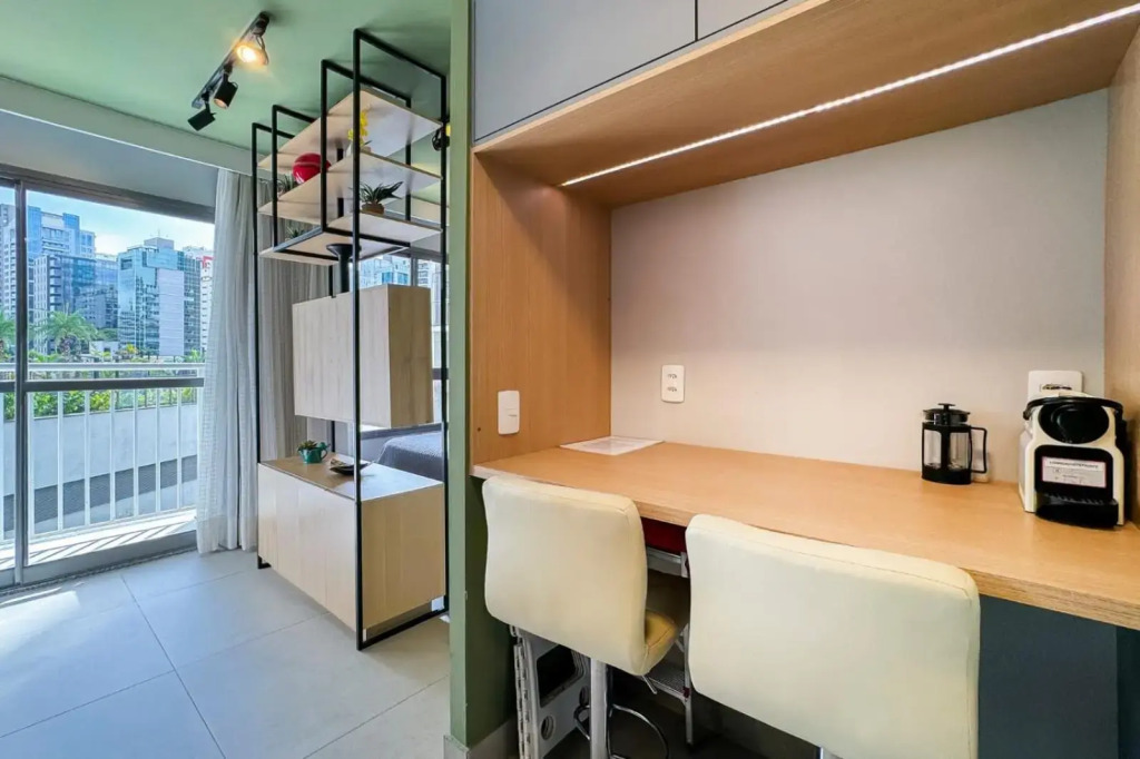 Studio novíssimo, completo e muito bem localizado