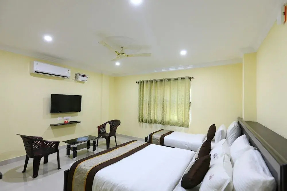 OYO 8266 Saibala Inn
