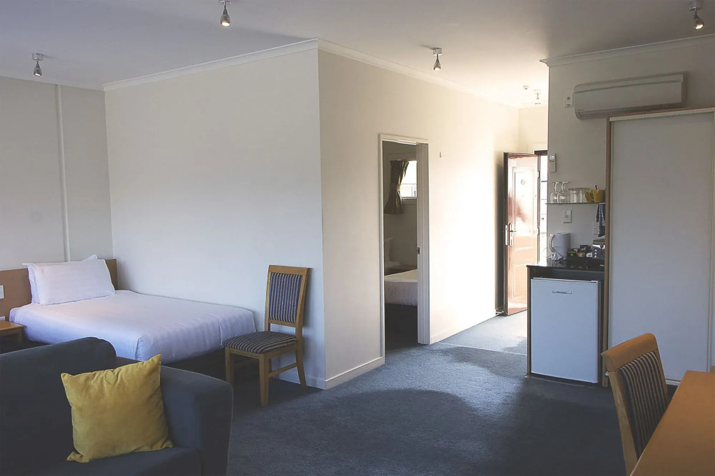 Saxton Lodge