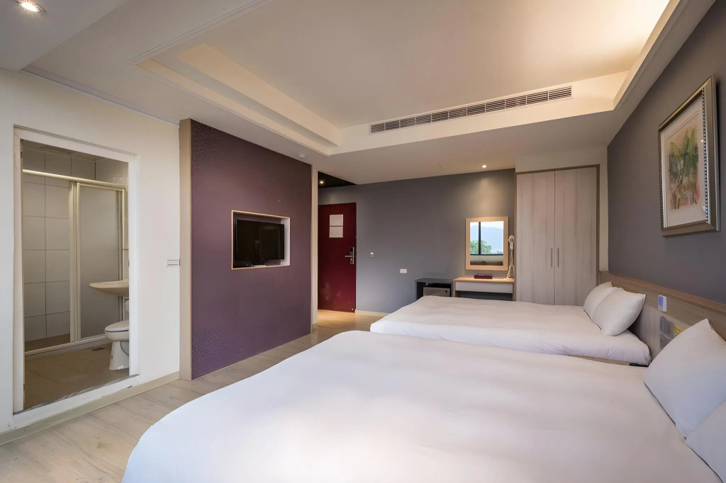 Yadi Hotel