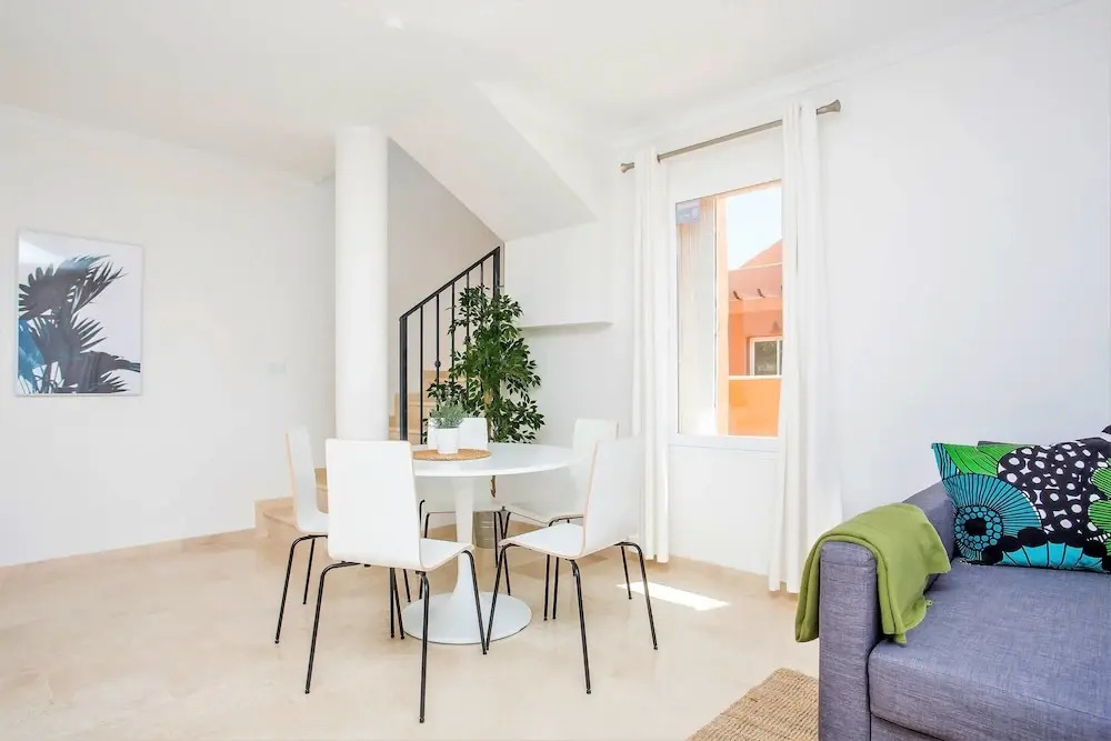 Duplex, Penthouse, 2/2 with Spectacular Views TV27