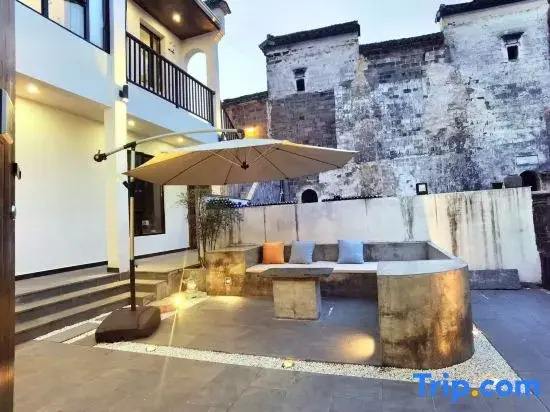 Hongcun Xiangye Whole Building Living · Design Courtyard Boutique Stay (Yuezhao Branch)