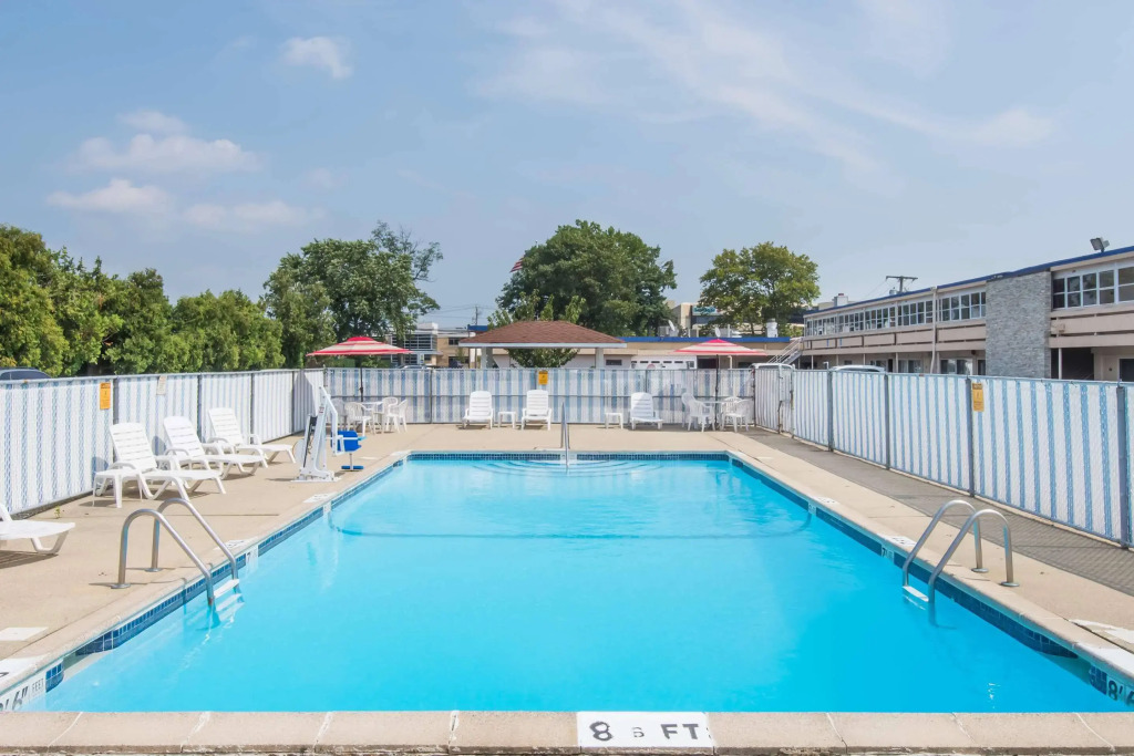Days Inn Hicksville - Long Island