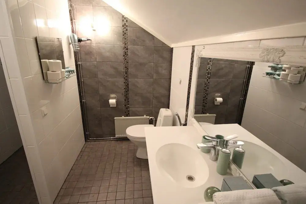 Lauri Guest House