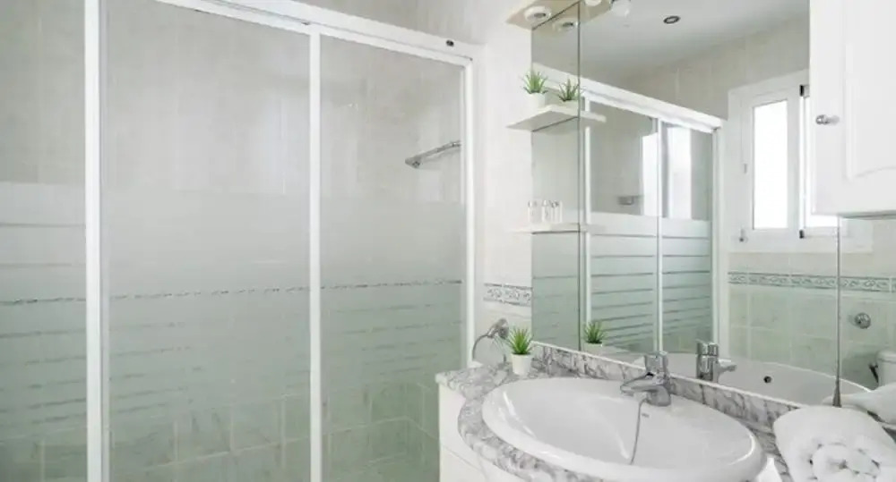 Fantastic Apart sea view and heated pool