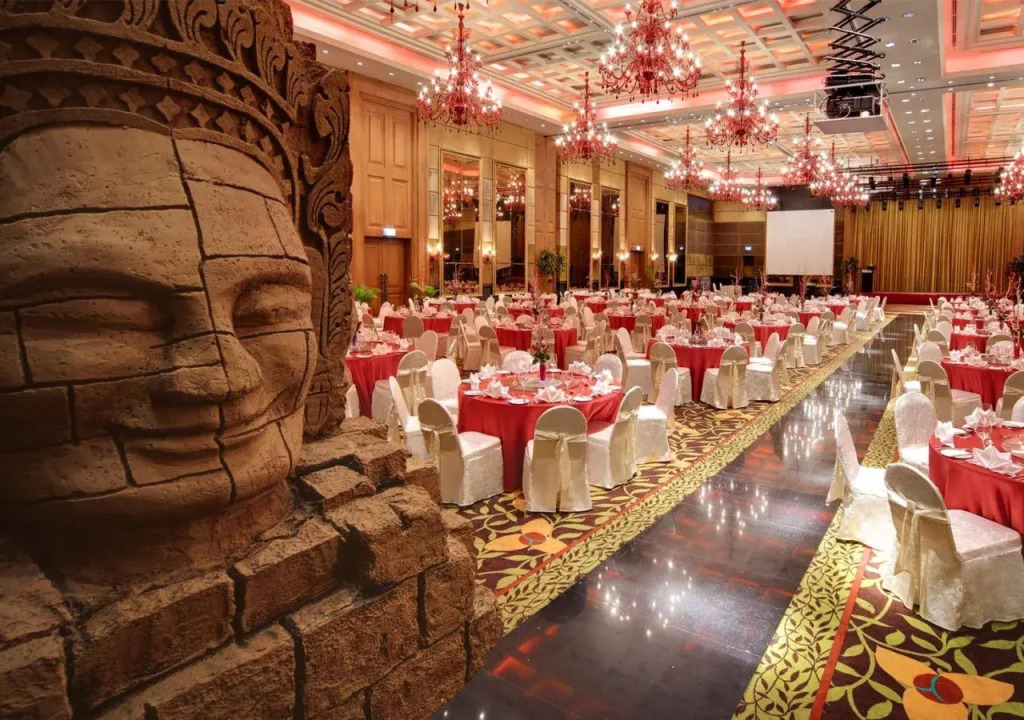 NagaWorld Hotel & Entertainment Complex