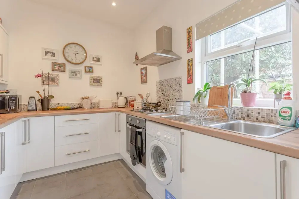 Bright Garden Flat In Wimbledon