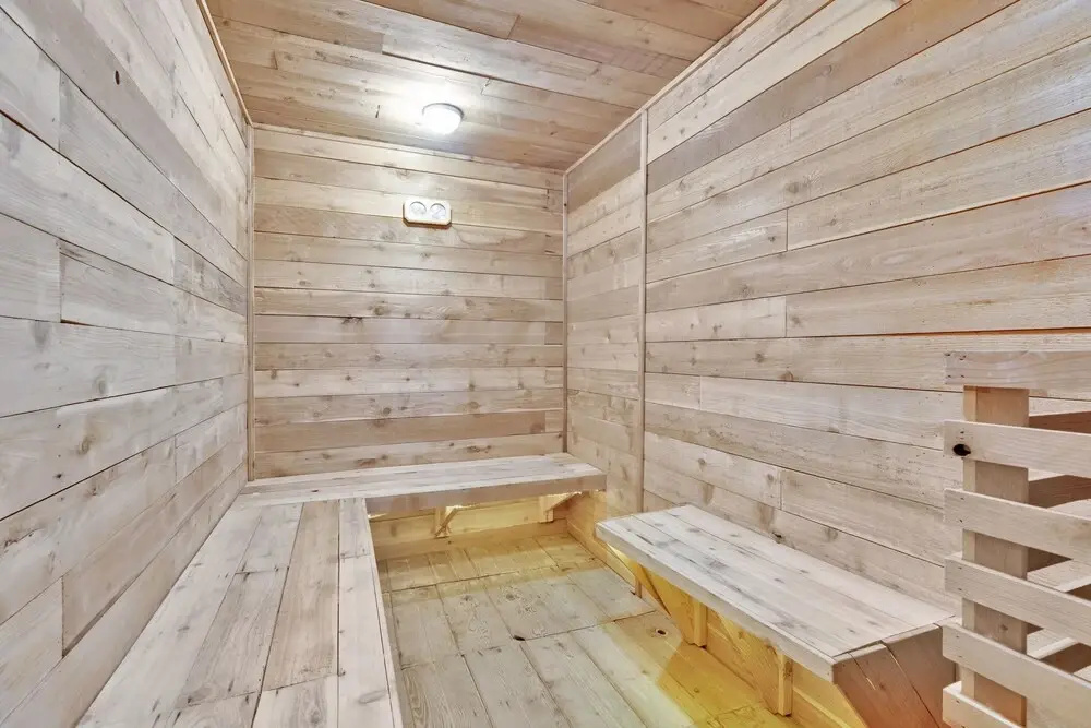 Aquarius Penthouse #2, Dahktari 4 Bedroom Condo by RedAwning