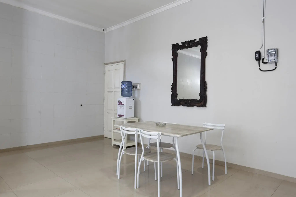 RedDoorz Plus near Adisucipto Airport 2
