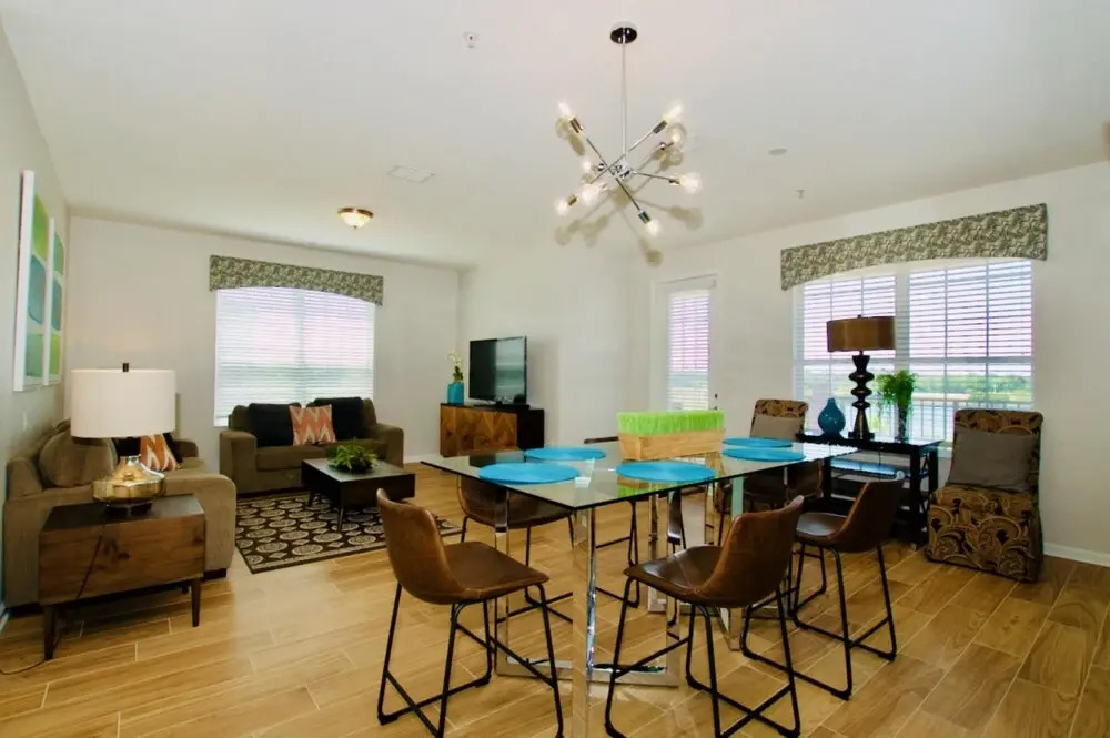 Vista Cay Luxury Lakeview 4 Bedroom Condo 3095