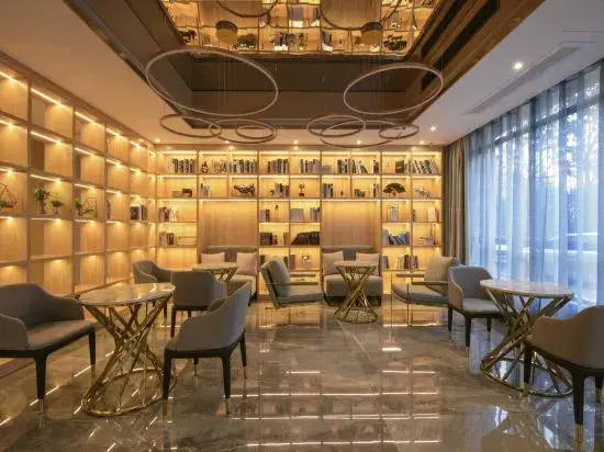 Aiston Courtyard Hotel (World Window & Radio and Television Center Branch, Changsha)