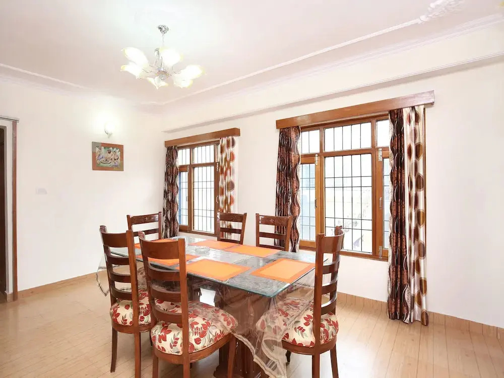 OYO 15381 Home Luxurious 3BHK City View Vikas Nagar