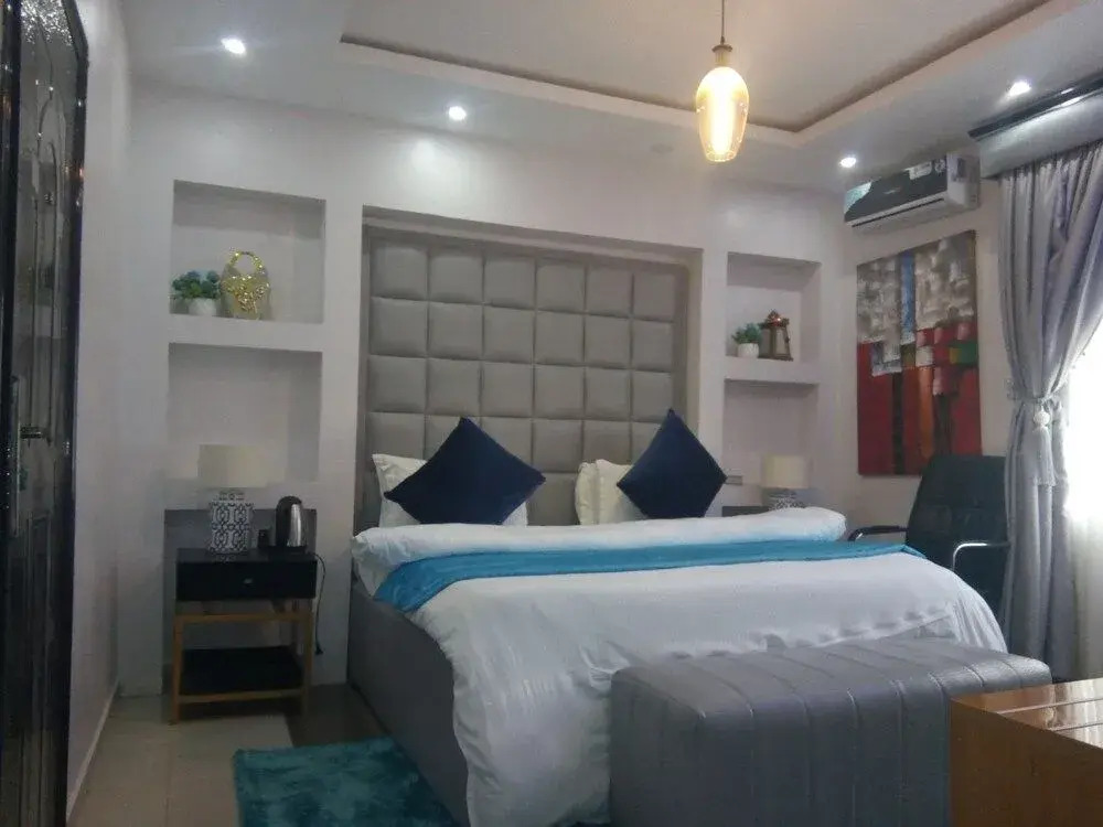 Kings & Queens Hotel