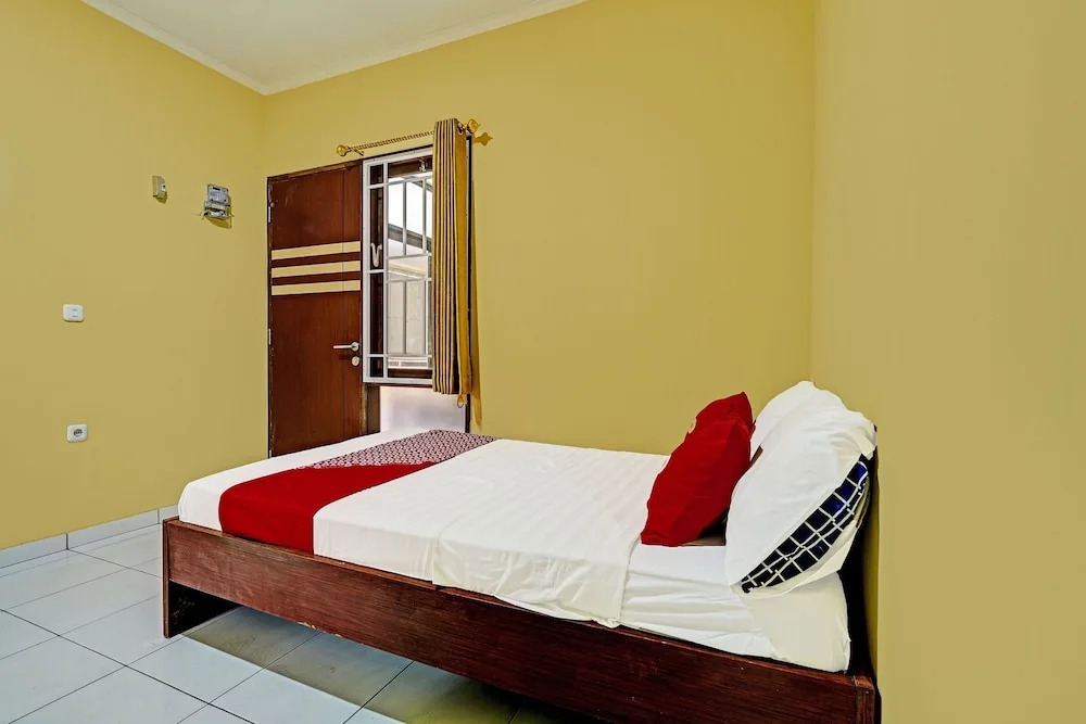 RedDoorz near Tegalega Park 2