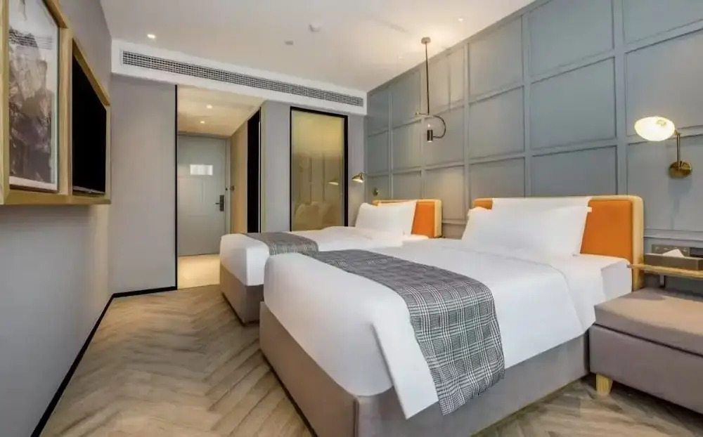 Yifeng hotel