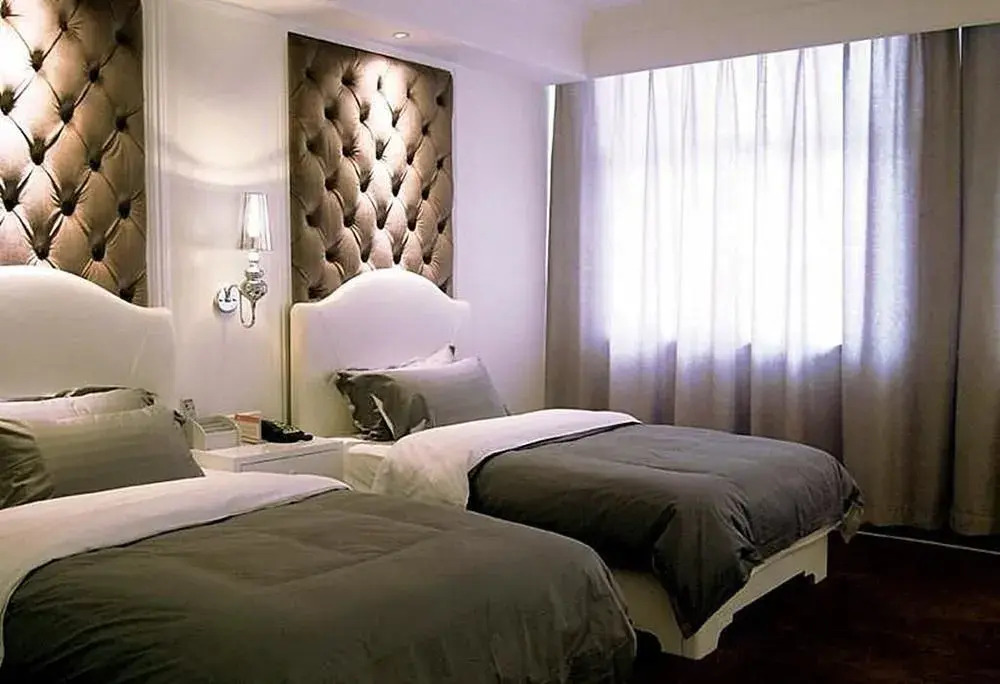 Yancheng Youth Club and Reading Hotel