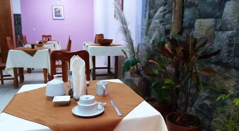 Cantuta Inn