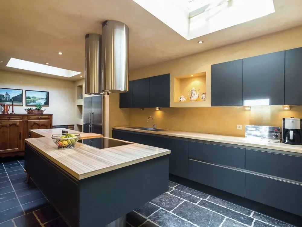 Vintage Holiday Home With Swimming Pool In Saint-Hubert