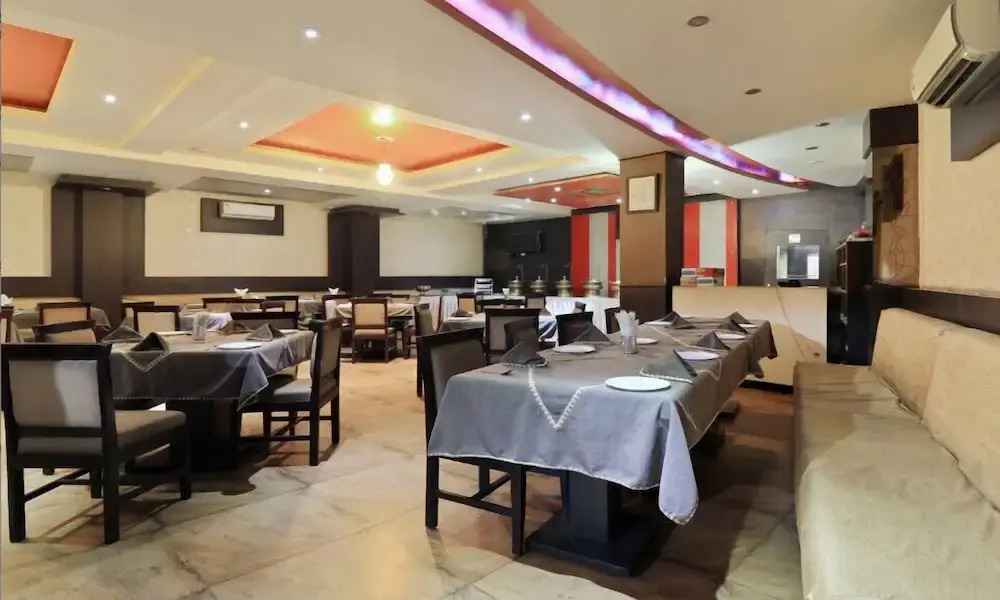 Jypore Saffron Inn & Suites
