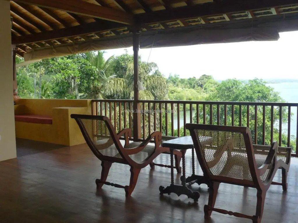 Lakeview Villa