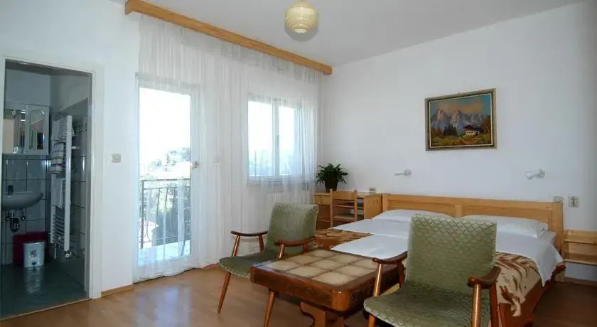 Apartments & Rooms Theimer