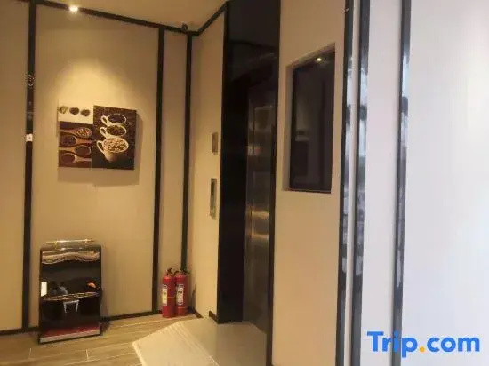 Homeinn Selected Hotel (Hengshui Huizhong Outlet Hengshui High School Branch)
