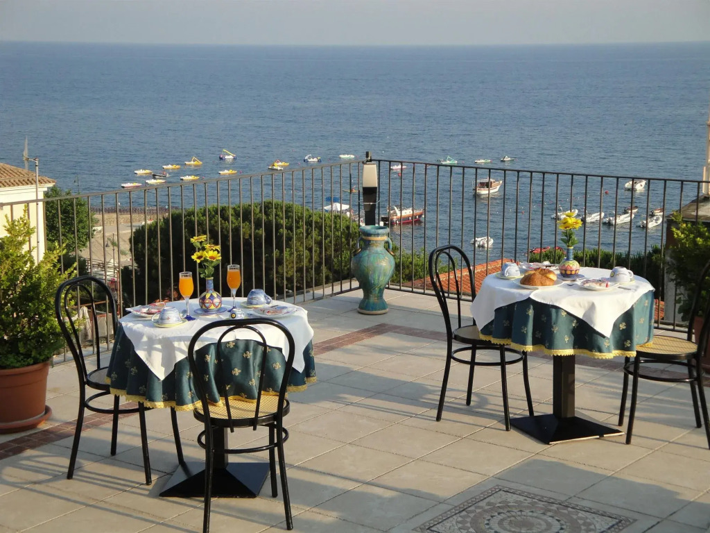 Albergo Riviera B&B Rooms & App Sea-View