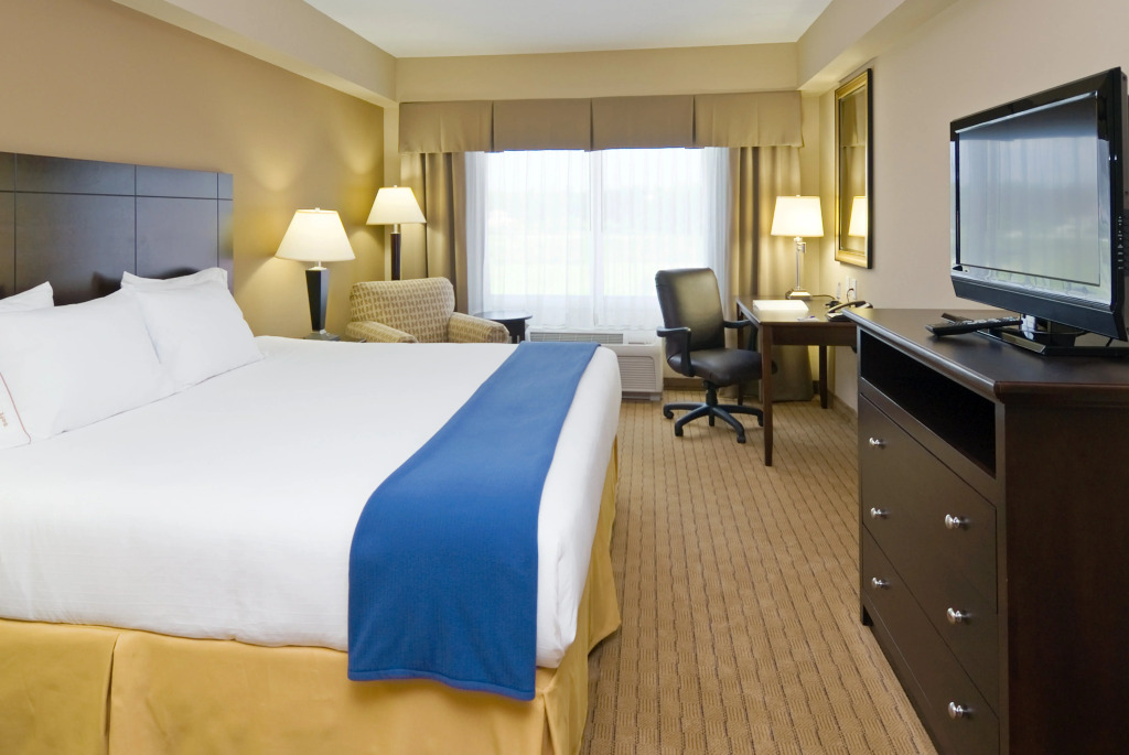 Holiday Inn Express Hotel & Suites Fort Myers East - The Forum by IHG