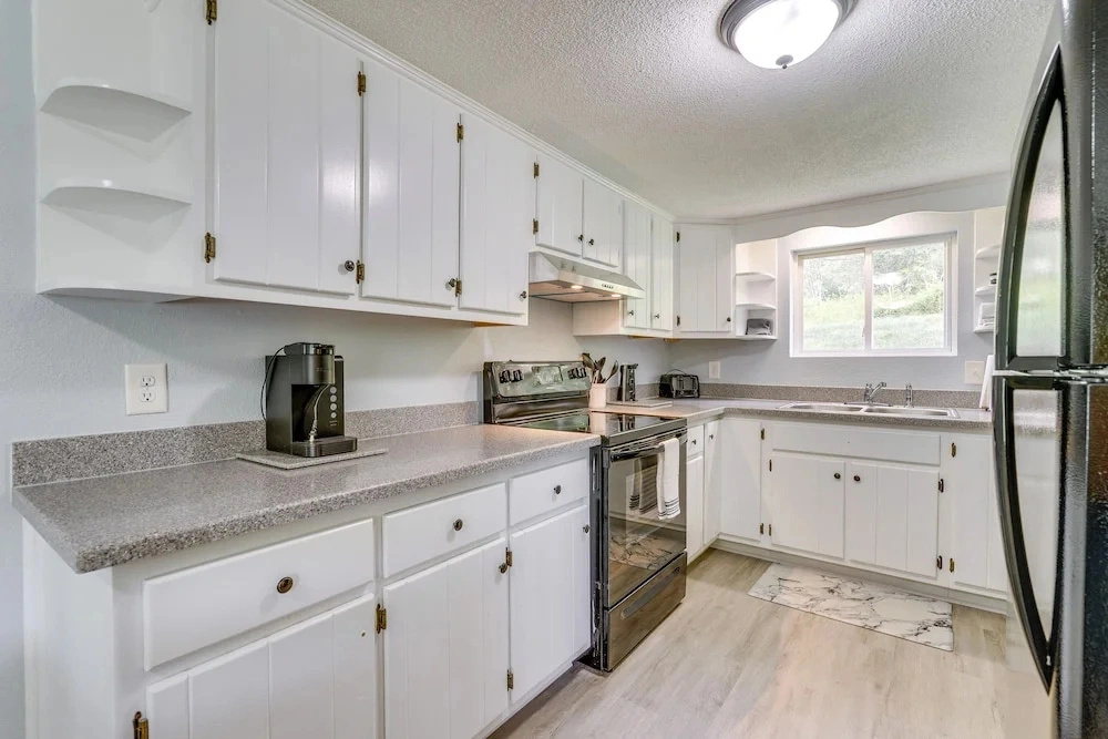Blairsville Beauty Near Hiking Trails & Vineyards