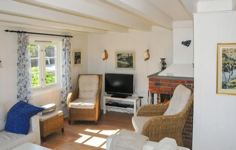3 Bedroom Stunning Home In Flekkerøy